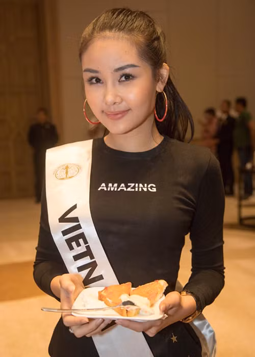 Người đẹp sinh năm 1995 đang chuẩn bị kỹ lưỡng cho đêm chung kết cuộc thi Hoa hậu Liên lục địa.