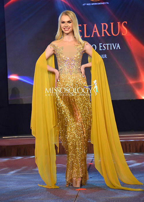 Chernoshej năm nay 21 tuổi, đến từ Belarus. Cô cao 1m71, có số đo 3 vòng: 84-60-90.