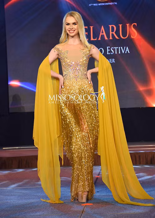 Chernoshej năm nay 21 tuổi, đến từ Belarus. Cô cao 1m71, có số đo 3 vòng: 84-60-90.