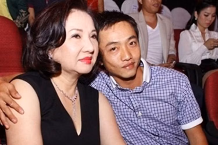 Bà Như Loan là một doanh nhân tài ba. Từ trước đến nay, bà rất ít khi xuất hiện bên các bóng hồng của con trai. Ảnh: Người đưa tin