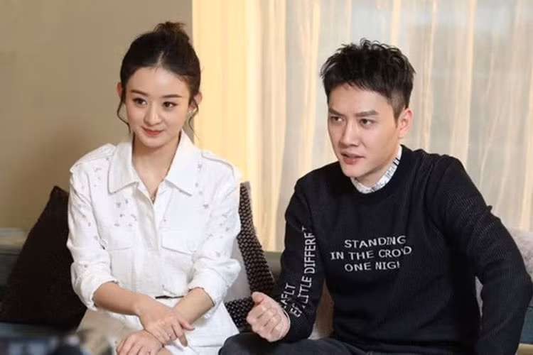 Sau khi về chung một nhà, Triệu Lệ Dĩnh và Phùng Thiệu Phong thoải mái bày tỏ tình cảm dành cho nhau.