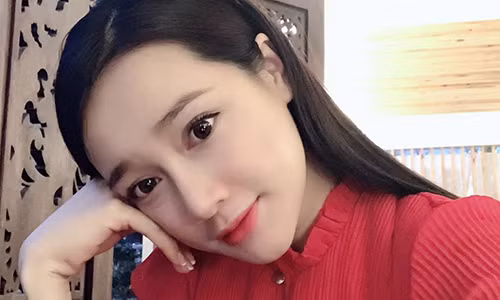 Ro tin Nha Phuong sinh con gai sau 4 thang cuoi Truong Giang