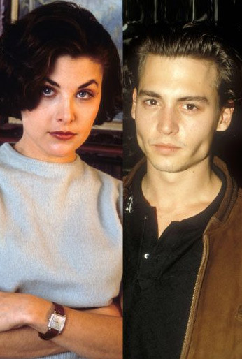 Gặp nhau trên phim trường Dummies năm 1985, Johnny Depp và Sherilyn Fenn lập tức đính hôn, nhưng mối quan hệ này cũng chỉ kéo dài được hai năm và giữa họ không có đám cưới nào.