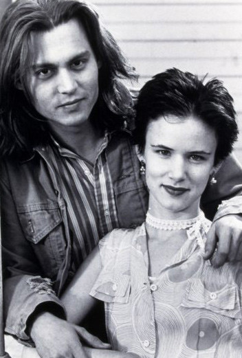 Năm 1993 Juliette Lewis và Johnny Depp hẹn hò trong một thời gian ngắn sau khi gặp nhau trên phim trường What's Eating Gilbert Grape.