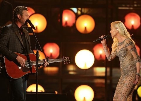 Nhung khoanh khac dep cua cap tinh nhan giam khao The Voice-Hinh-10