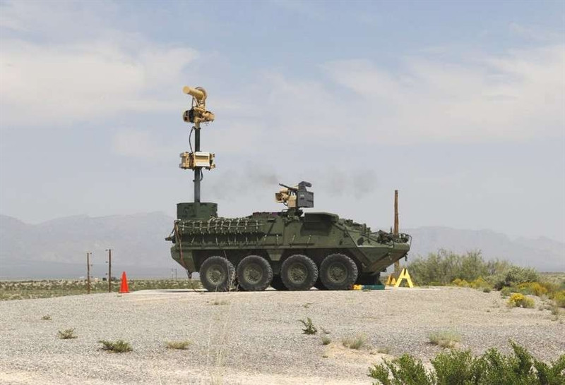 "Tổ hợp MAPS có khả năng hoạt động cả trong điều kiện mất tín hiệu định vị vệ tinh tạm thời. Trong tình huống này, thiết bị sẽ tự chuyển sang chế độ dẫn đường quán tính thông căn cứ vào tham số vị trí cuối cùng của phương tiện và so sánh vị trí của nó trên bản đồ số hóa lưu trong bộ nhớ. Cùng với đó, MAPS sẽ duy trì kênh liên lạc bảo mật với các phương tiện hoạt động gần đó để xác thực vị trí", Đại tá Nicholas Kiutas, lãnh đạo chương trình phát triển MAPS nói.