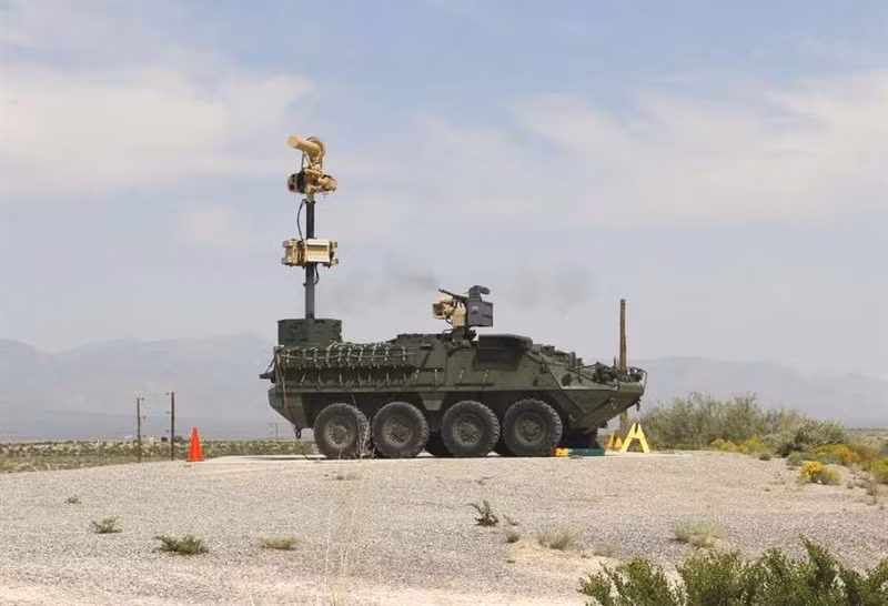 "Tổ hợp MAPS có khả năng hoạt động cả trong điều kiện mất tín hiệu định vị vệ tinh tạm thời. Trong tình huống này, thiết bị sẽ tự chuyển sang chế độ dẫn đường quán tính thông căn cứ vào tham số vị trí cuối cùng của phương tiện và so sánh vị trí của nó trên bản đồ số hóa lưu trong bộ nhớ. Cùng với đó, MAPS sẽ duy trì kênh liên lạc bảo mật với các phương tiện hoạt động gần đó để xác thực vị trí", Đại tá Nicholas Kiutas, lãnh đạo chương trình phát triển MAPS nói.