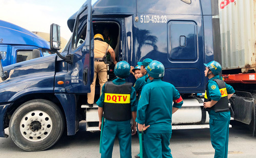 Hai hung loi thu nhan cua tai xe container “choi” cung luc 3 loai ma tuy-Hinh-2