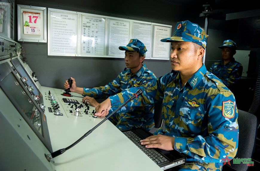 Đại đội trưởng chỉ huy chiến đấu.