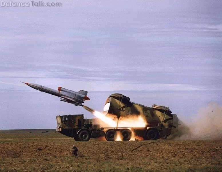 Mặc dù vậy, cần phải lưu ý rằng Tu-143 với diện tích phản xạ radar nhỏ, hoạt động được ở độ cao khá thấp vẫn là mục tiêu khó bị đánh bại đối với các hệ thống tên lửa phòng không.