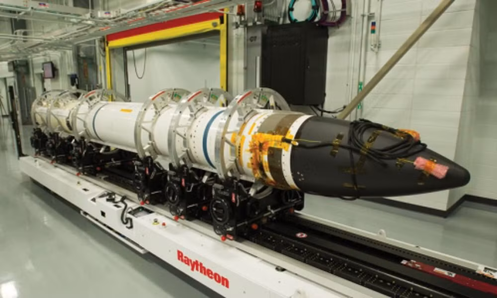 Vấn đề nữa cần nói đến là Cơ quan phòng thủ tên lửa Mỹ đã trao hợp đồng trị giá 2,1 tỷ USD cho Tập đoàn Raytheon để sản xuất số lượng lớn tên lửa đánh chặn tầm cao SM-3 Block IB.