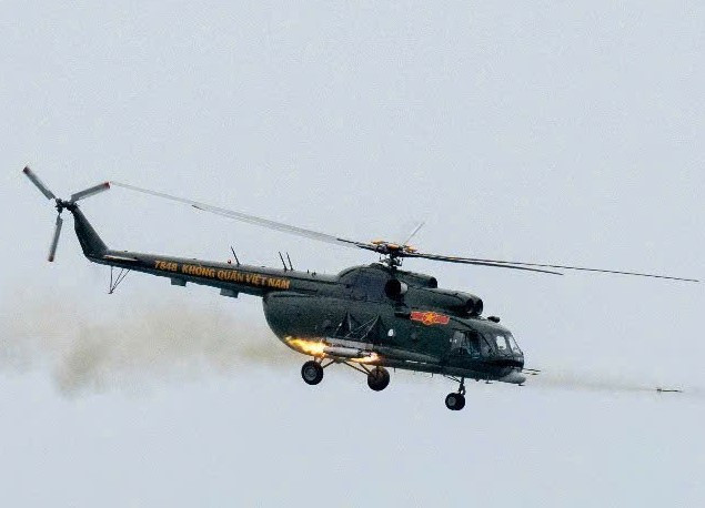 Tới dự và chỉ đạo Diễn tập có Trung tướng Phạm Trường Sơn – Phó Tổng Tham mưu trưởng QĐND Việt Nam; Thiếu tướng Bùi Thiên Thau – Phó Tư Lệnh Quân chủng PK-KQ; đại biểu thủ trưởng Cục Quân huấn, Bộ Tổng Tham mưu; đại biểu các cơ quan Quân chủng; Sư đoàn 372; Trường Sỹ quan Không quân và đại biểu các đơn vị lực lượng vũ trang cùng đại diện các cấp uỷ, chính quyền địa phương trên địa bàn đóng quân.