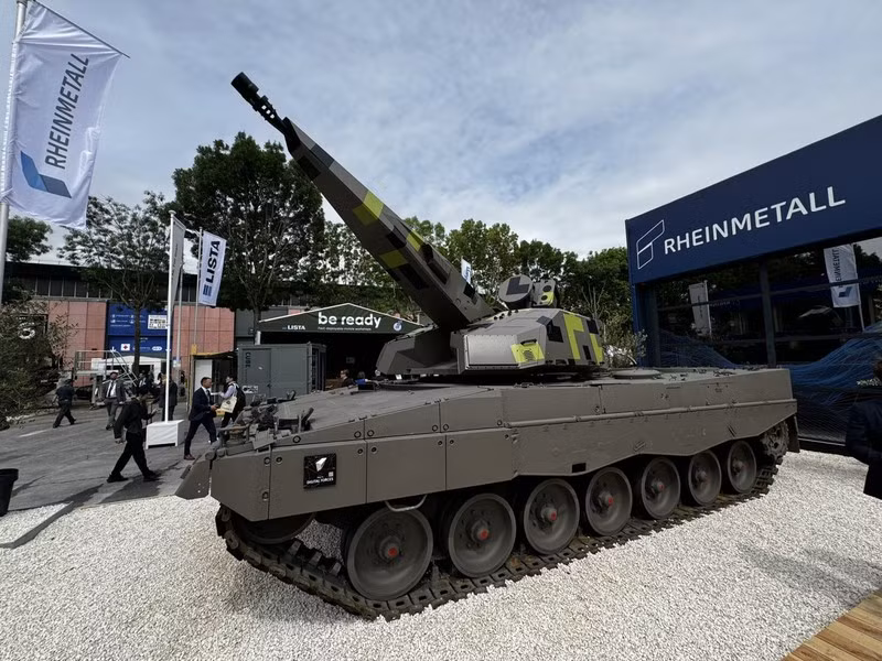 Bức ảnh đăng tải trên tạp chí Hartpunkt cho thấy module pháo phòng không Skyranger 35 hoàn toàn tương thích với khung gầm xe tăng Leopard 1. Trước đó vào tháng 6/2024, hệ thống này đã được trưng bày trên khung gầm Leopard 2.