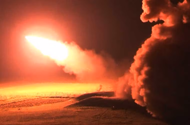 Không chỉ diệt mục tiêu bay ban ngày, mà “rồng lửa” của ta còn tiêu diệt được cả mục tiêu ban đêm hiệu quả nhờ nghiên cứu và ứng dụng hệ thống khí tài mới trong phát hiện mục tiêu bằng hệ thống quang truyền hình có gắn camera hồng ngoại.