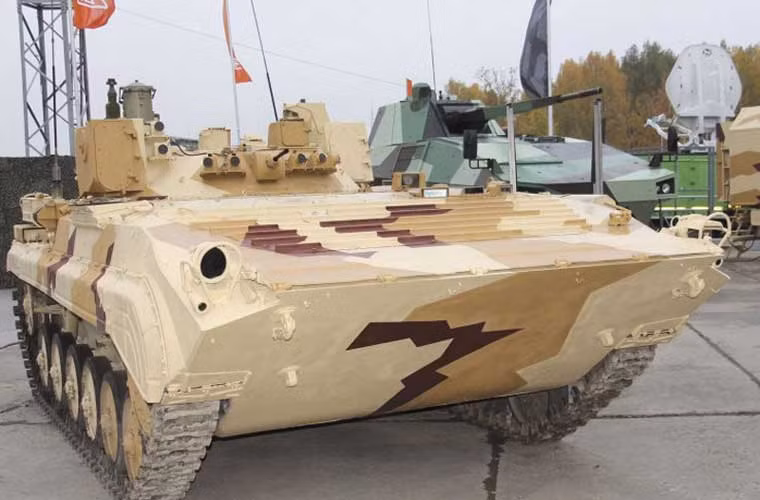  Xe thiết giáp PRP-4A Argus là biến thể mới nhất của dòng xe trinh sát pháo binh PRP-4 được phát triển từ thời Liên Xô. Nó chính thức đi vào phục vụ trong Quân đội Nga vào năm 2009 với nhiệm vụ trinh sát pháo binh, định vị tọa độ mục tiêu và hoạt động như phương tiện quan sát tiền tuyến nói chung.