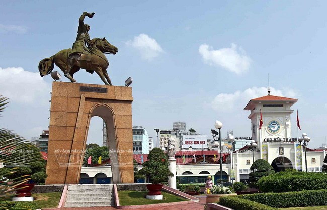 Trong chiến dịch Chi Lăng - Xương Giang vào tháng 9/1427, khi biết Liễu Thăng sắp mang viện binh qua, ông cùng Lê Sát phục binh ở Chi Lăng, góp công lớn vào việc chém Liễu Thăng ở núi Mã Yên. Sau đó, ông lại được Bình Định Vương Lê Lợi sai đi chặn đường tiếp tế lương thực cho đoàn quân của Liễu Thăng. 