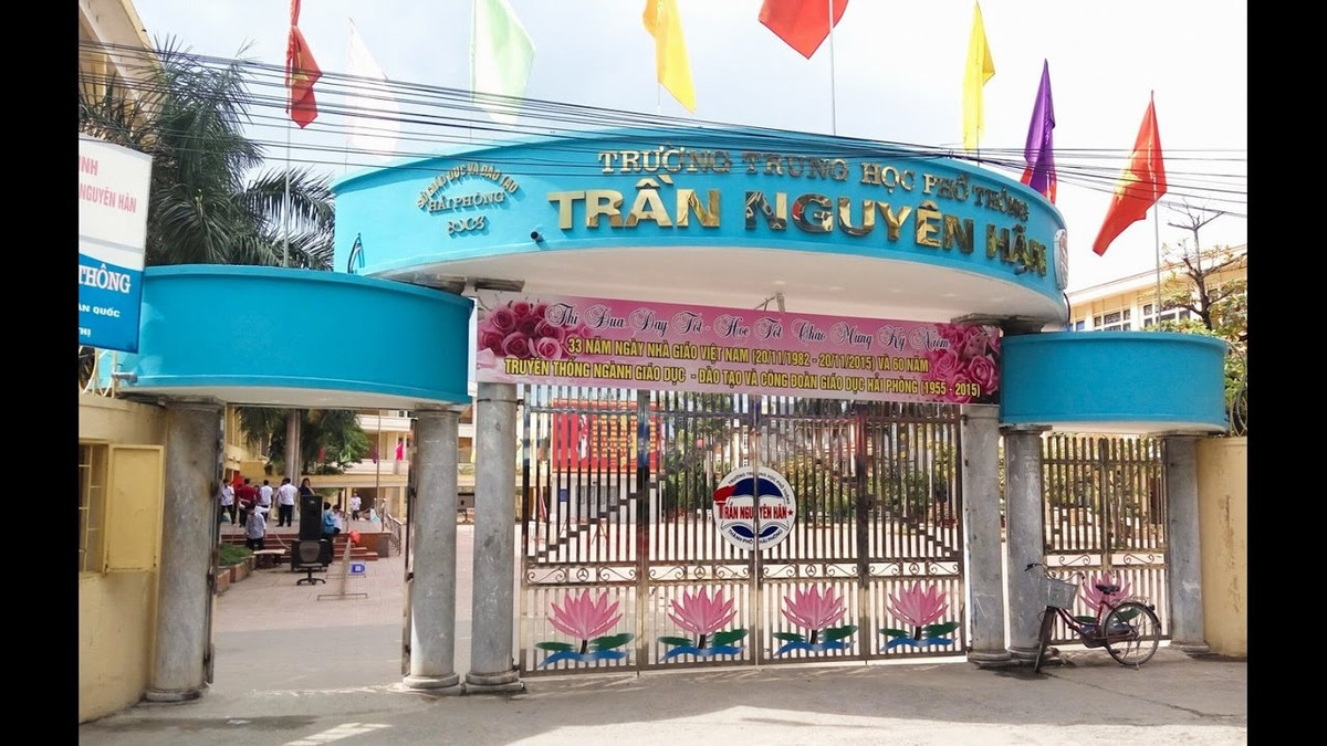 Xót thương một tài năng kiệt xuất, nhiều nơi đã lập đền thờ Trần Nguyên Hãn. Tên của ông được đặt cho nhiều đường phố tại các thành phố trên cả nước.