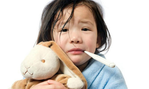 Không chỉ chứa bụi bẩn, vi khuẩn, nấm mốc, các loài mạt, rệp cũng được tìm thấy trong thú nhồi bông. Và đây chính là nguồn gây bệnh thầm lặng mà ít người để ý. Dị ứng, các bệnh về đường hô hấp thậm chí là ngộ độc do thú nhồi bông bẩn là điều các nhà khoa học cảnh báo.