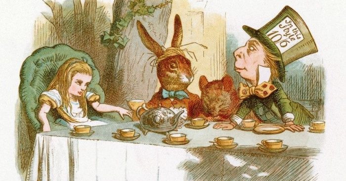 Ngoài ra, tác phẩm còn gắn với hội chứng kỳ lạ. Người mắc hội chứng này thường bị đau nửa đầu và cảm nhận về không gian và thời gian bị bóp méo rất giống với tình tiết trong truyện. Đây là lý do ra đời hội chứng Alice ở xứ sở thần tiên (AIWS – Alice in wonderland syndrome).