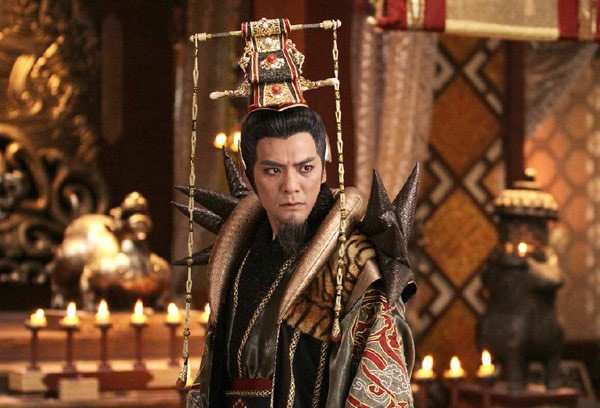 Điều đáng nói, diệt trừ Lê Uy Mục tàn ác, Giản Tu công tự lập làm vua, tức vua Lê Tương Dực, vị vua thứ 9 của nhà Hậu Lê. Tuy nhiên, Lê Tương Dực cũng bị xếp vào diện bạo chúa.