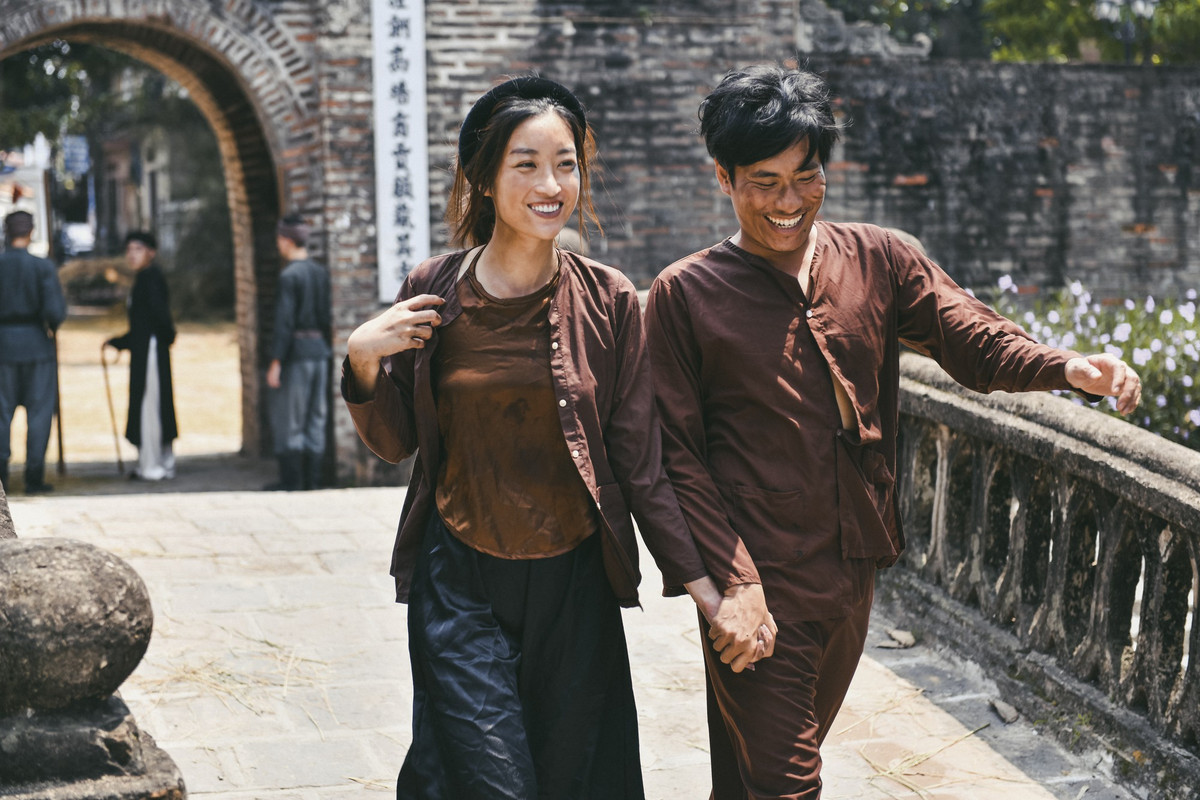 Chí Phèo là một tác phẩm xuất sắc, thể hiện nghệ thuật viết truyện độc đáo của Nam Cao. Chí Phèo trong truyện gắn liền với mối tình “đôi lứa xứng đôi” Chí Phèo và Thị Nở. Hai con người dị dạng, hai số phận trớ trêu đã tìm đến nhau và mang đến một mối tình không kém phần cảm động.