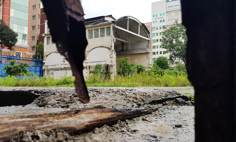 Một số chuyên gia cho rằng, việc Sabeco thoái vốn khỏi Công ty cổ phần đầu tư Sabeco Pearl (Sabeco Pearl) và Sabeco Pearl được giao khu đất 2-4-6 Hai Bà Trưng, không qua đấu giá có nhiều uẩn khúc cần được làm rõ.