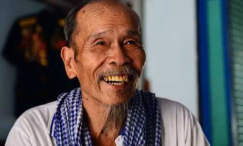 Sau khi nghỉ hưu năm 1990, ông Bảy về quê nhà ấp Hậu Thành, xã Tân Dương, huyện Lai Vung (Đồng Tháp) trồng rau, nuôi cá, sống cuộc đời bình dị (Ảnh: Thanh Tùng).