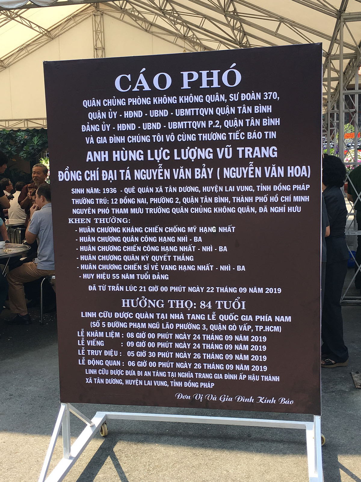 Sau lễ tang tại TP.HCM, linh cữu phi công Nguyễn Văn Bảy được đưa về quê nhà ở xã Tân Dương, huyện Lai Vung (Đồng Tháp).