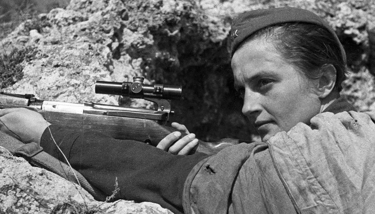 Dù hoạt động có những kết quả lớn đóng góp quan trọng vào những chiến thắng trước phát xít Đức nhưng Lữ đoàn nữ bộ binh tình nguyện số 1 bị giải thể vào ngày 31/7/1944.