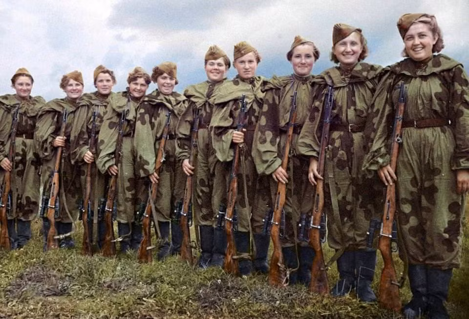 Thêm nữa, mỗi xe tải được biên chế 2 nữ quân nhân thay vì 1 người như trước đây.