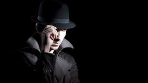 Để vượt qua máy phát hiện nói dối, các điệp viên thường phải giữ vững tâm lý, tránh căng thẳng và tin tưởng vào lời nói dối của mình là sự thật. Như vậy, họ có thể đánh lừa được máy phát hiện nói dối cũng như kẻ thù.