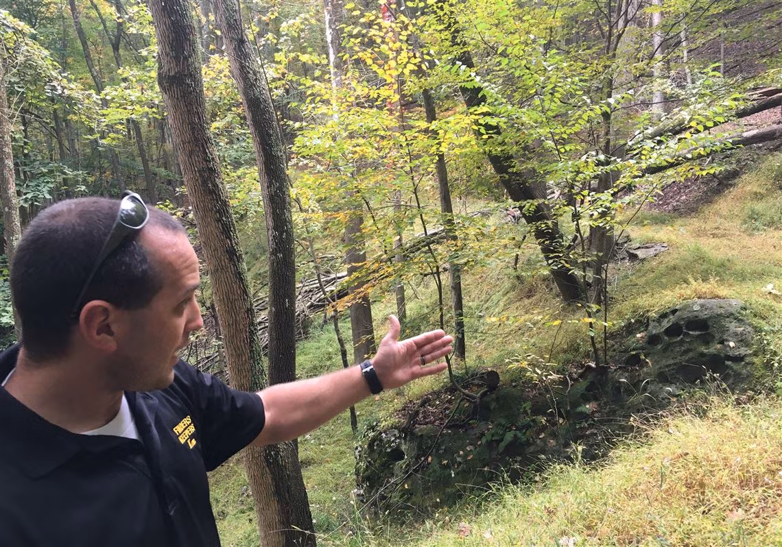 Kết quả là máy dò của công ty Enviroscan cũng phát hiện kim loại với khối lượng lớn khoảng 7 - 9 tấn. Sau khi thông tin được công bố, công ty Enviroscan và FBI từ chối nói về vấn đề này.