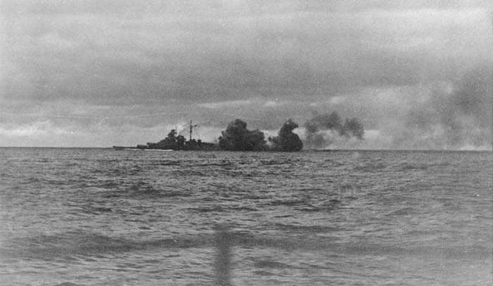 Theo đó, chỉ có 114 thủy thủ trong tổng số hơn 2.000 người trên Bismarck sống sót. Xác chiến hạm của Hitler "ngủ vùi" dưới Đại Tây Dương trong suốt nhiều năm.