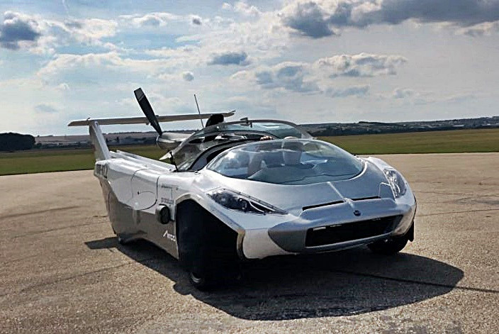 Theo thông tin của công ty KleinVision, AirCar Prototype 1 nặng 1,1 tấn và có thể chở thêm 200 kg hàng hóa. Ô tô có khả năng "biến hình" thành máy bay được kỳ vọng sẽ mở ra kỷ nguyên mới về cách thức di chuyển của con người.