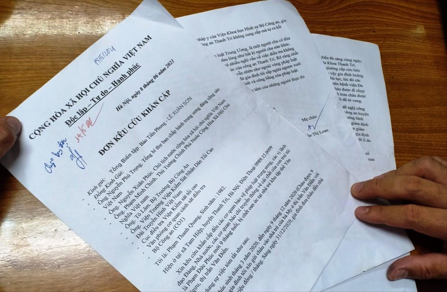 Chau be tu vong sau khi gui nha tre: Nua nam van chua co can cu khoi to vu an?