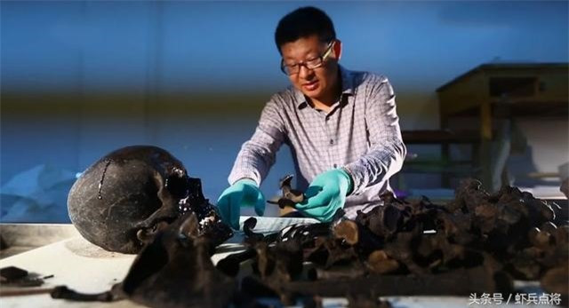 Mo ngoi mo nghin nam tuoi, chuyen gia run ray khi thay 