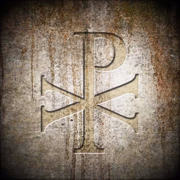 Về sau, Chi Rho trở thành một trong những phù hiệu chính thức của La Mã và xuất hiện trong nhiều tác phẩm nghệ thuật Cơ Đốc giáo. Nó tượng trưng cho sự chiến thắng trước cái chết.