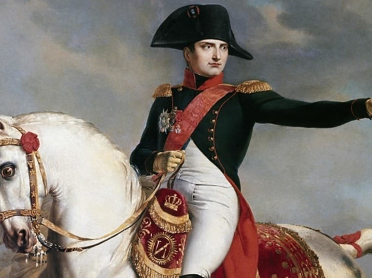 Vào tháng 6/1812, Napoleon và các nước chư hầu mở cuộc tấn công Nga. Trong những tháng đầu của cuộc chiến, Sa hoàng Alexanrde I và các quan chức cấp cao trong quân đội Nga mắc sai lầm khiến quân Pháp chiếm được lợi thế.