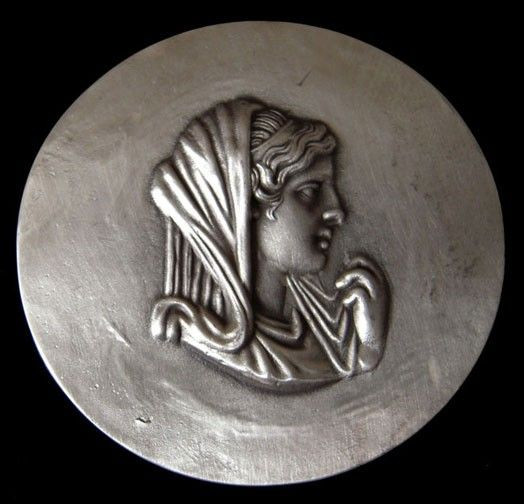 Chính vì vậy, nhóm chuyên gia nhận định lăng mộ được xây dựng cho giới tinh hoa sống vào thế kỷ 4 trước Công nguyên.