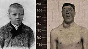 Adam Rainer được xem là người đàn ông đặc biệt nhất thế giới với sự thay đổi chiều cao khó tin nhất. Sinh năm 1899 tại thành phố Graz, Áo, ông có chiều cao khiếm tốn khi còn nhỏ.