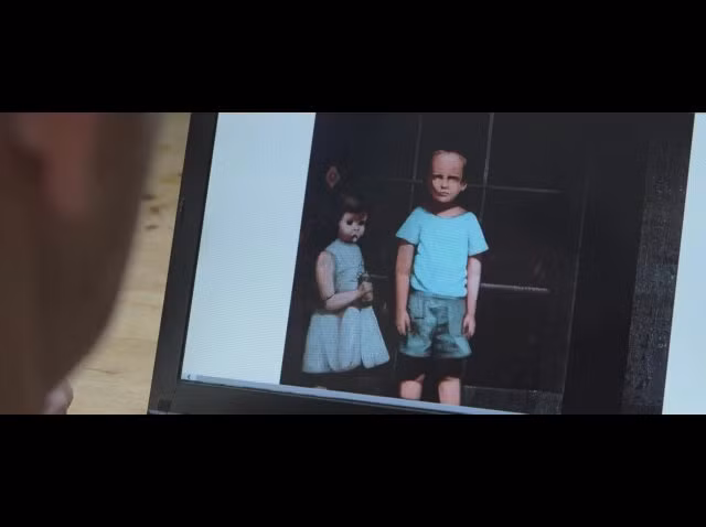 Vào năm 2000, bức tranh của Stoneham được nhiều người biết đến khi nó được rao bán trên eBay. Người bán tác phẩm hội họa này khiến nhiều người tò mò khi tiết lộ câu chuyện kỳ dị.