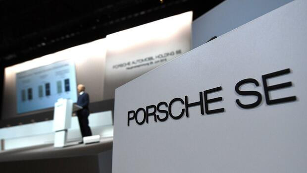 Để cạnh tranh với công ty Blue Origin và SpaceX, Porsche SE đầu tư 75 triệu USD vào công ty Isar Aeurospace, tham gia vào vòng gọi vốn trị giá 165 triệu USD với công ty đầu tư mạo hiểm HV Capital và ngân hàng Thụy Sĩ Lombard Odier.