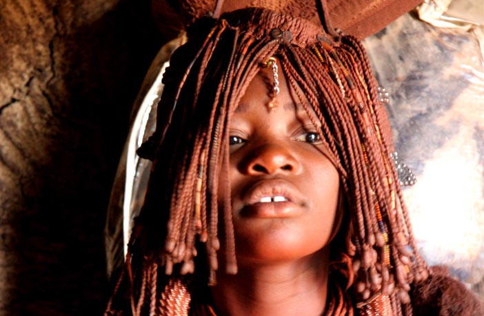 Nhờ vậy, người Himba sẽ có một làn da màu đỏ tuyệt đẹp. Cách tắm đặc biệt này được họ duy trì qua nhiều thế hệ.