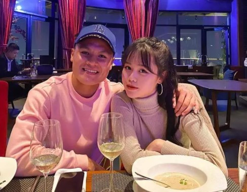 Bo cu Quang Hai mang me ruot 