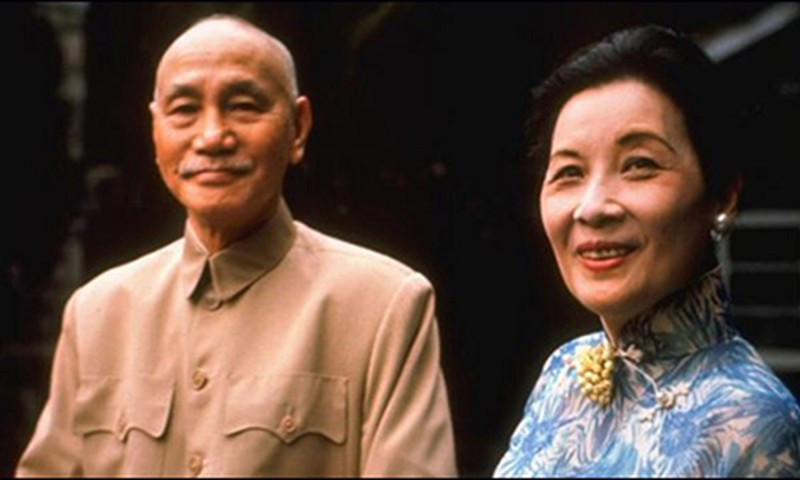 Tống Mỹ Linh cũng giữ nhiều chức vụ quan trọng trong chính quyền của Tưởng Giới Thạch và có ảnh hưởng lớn đến lịch sử Trung Quốc.