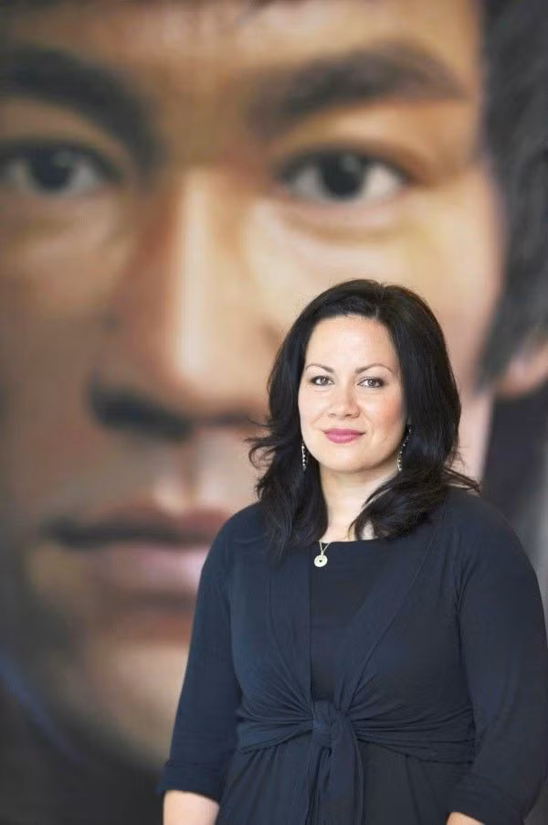 Vai diễn đầu tay là trong bộ phim Cage II. Tiếp đó, bà tham gia nhiều bộ phim nhận được sự quan tâm lớn của công chúng. Ngoài võ thuật, Lý Hương Ngưng làm quản lý Quỹ giáo dục Lý Tiểu Long và Hiệp hội phát triển Tiệt quyền đạo. Về sau, bà đảm nhận nhiều vai trò khác như doanh nhân, nhà sản xuất phim.