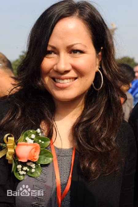 Ngoài âm nhạc, Lý Hương Ngưng còn làm MC cho một chương trình truyền hình âm nhạc ở Los Angeles. Tuy nhiên, bà chấm dứt sự nghiệp âm nhạc khi anh trai qua đời. Bà từ bỏ công việc để đi tìm sự thật cho cái chết của anh trai trong nhiều tháng. Nguyên do là bởi bà cho rằng Lý Quốc Hào bị sát hại.