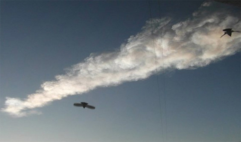 Hậu quả là khoảng 1.500 người bị thương do cửa kính trong nhà bị vỡ khiến các mảnh kính văng trúng cơ thể.