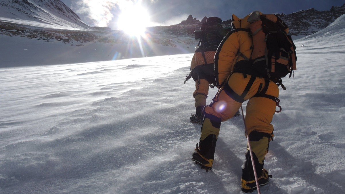 Vì vậy, những gia đình có điều kiện kinh tế khá giả mới có thể chi trả khoản phí khổng lồ trên để có thể lấy lại thi thể người thân về lo hậu sự.
