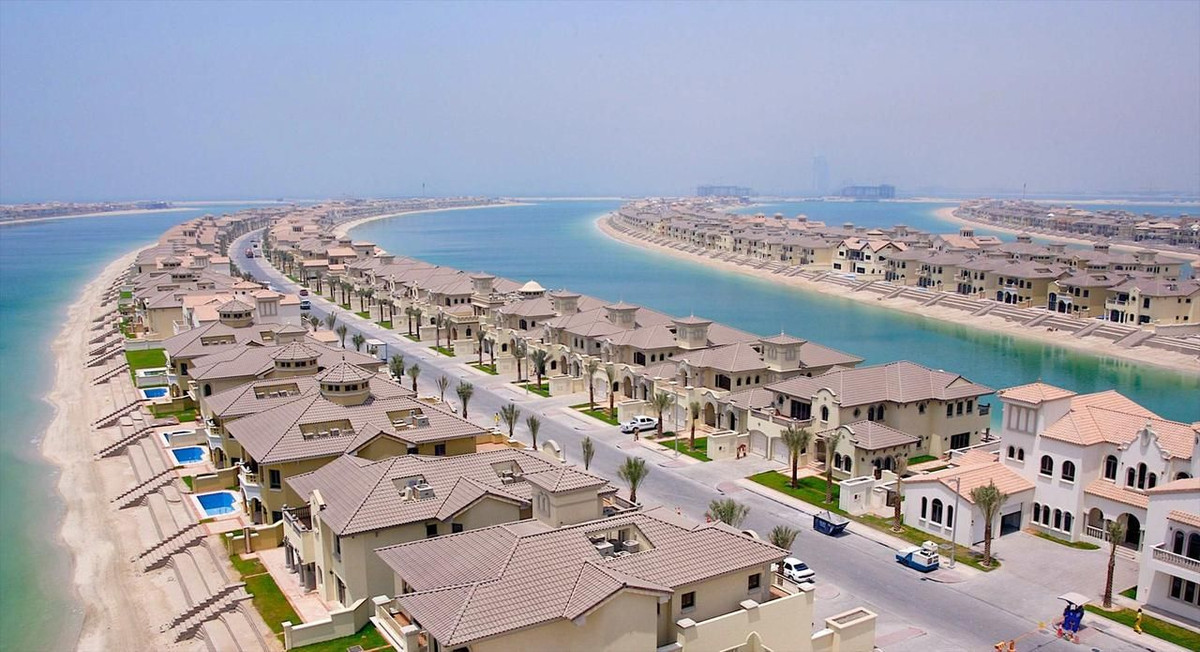 Đảo nhân tạo Palm Jumeirah gây chú ý với hình dáng giống như một cây cọ cách điệu. Mọi người chỉ có thể nhìn rõ vẻ đẹp của hòn đảo khi ở trên cao.